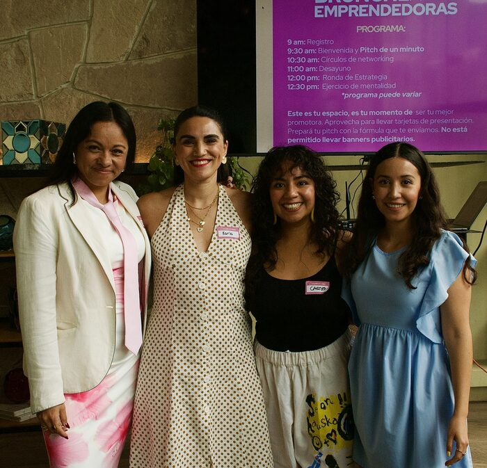 Grupo de speakers y organizadoras en un Brunch de Club Girl CEO