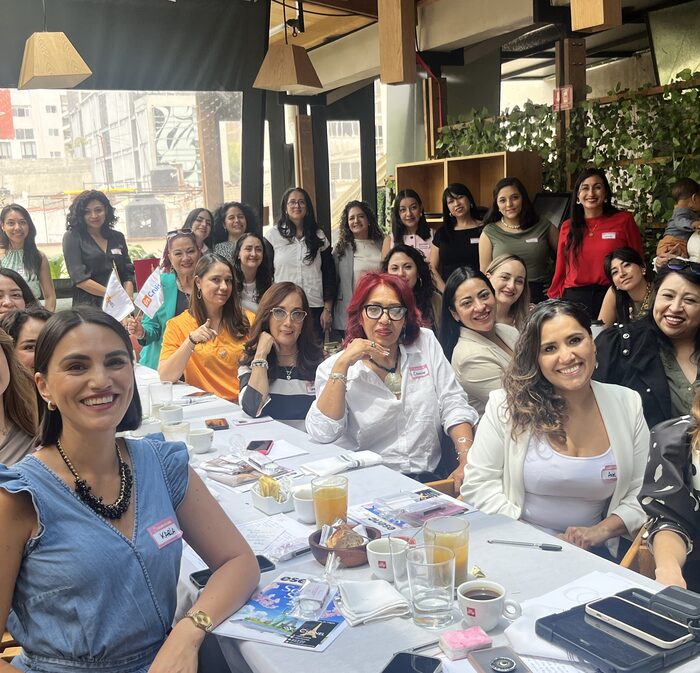 Emprendedoras reunidas en un Brunch de Club Girl CEO