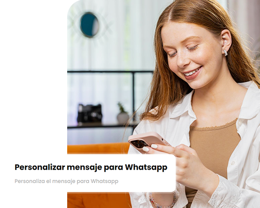 homem feliz usando o celular