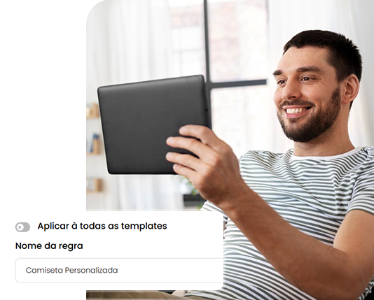 homem feliz usando o celular