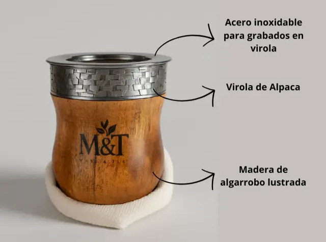 Mate artesanal de madera de algarrobo con virola de alpaca y borde de acero inoxidable grabado – Producto premium de Mate & Tea